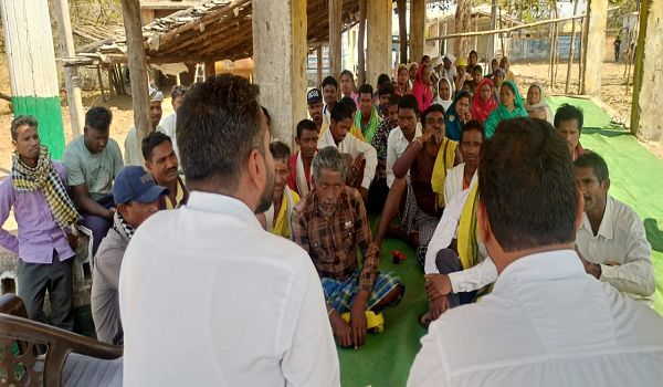 सीईओ श्री अभिषेक अग्रवाल के निर्देश पर जनमन आवास में प्रगति लाने वनांचल में लग रहा चौपाल