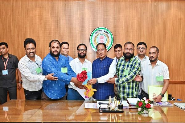 एनएचएम कर्मचारी संघ के प्रतिनिधिमंडल की मुख्यमंत्री विष्णु देव साय से सौजन्य मुलाकात