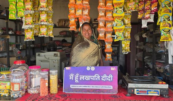 बिहान से जुड़कर भगवती की बदली किस्मत, ईंट निर्माण और किराना व्यवसाय से बनीं &lsquo;लखपति दीदी&rsquo;