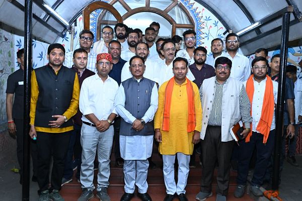 चिकित्सा प्रकोष्ठ एवं मेडिकल छात्राओं ने मुख्यमंत्री का सम्मान कर जताया आभार- डॉ देवेन्द्र कश्यप