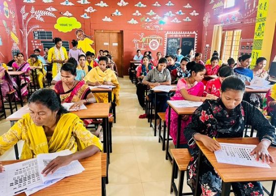 कल तक हथियार, आज शिक्षा का अधिकार-सुकमा जिले में बदलाव की कहानी