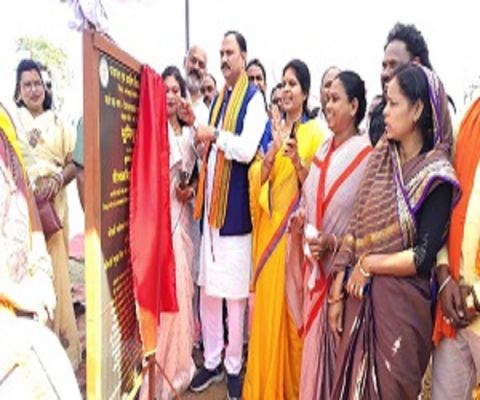 स्वास्थ्य मंत्री ने रखी विकास की मजबूत नींव