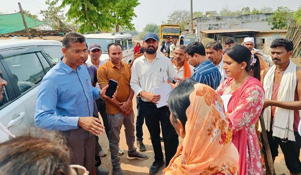 सीईओ जिला पंचायत ने प्रधानमंत्री आवास का किया निरीक्षण निर्माण कार्य में प्रगति लाने के दिए निर्देश