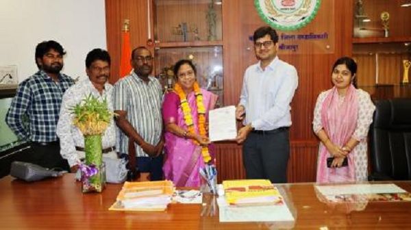 सेवानिवृत्त व्याख्याता नीता सुरटी को सम्मानपूर्वक विदाई