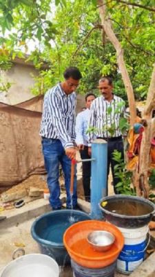 भद्रा रीवापार समूह जलप्रदाय योजना के फील्ड पर उतरे कलेक्टर डॉ संजय कन्नौजे