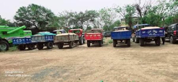 एसडीएम ने अवैध खनिज उत्खनन और परिवहन में संलिप्त 13 ट्रेक्टर और 1 हाईवा पकड़ा