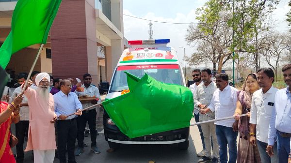 गरियाबंद में 6 नई एंबुलेंस को मिली हरी झंडी, स्वास्थ्य सेवाओं को मिलेगी मजबूती