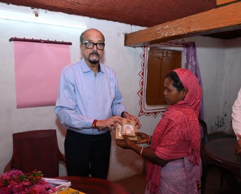 राज्यपाल श्री रमेन डेका ने जशपुर के केरेगांव होम-स्टे का किया अवलोकन