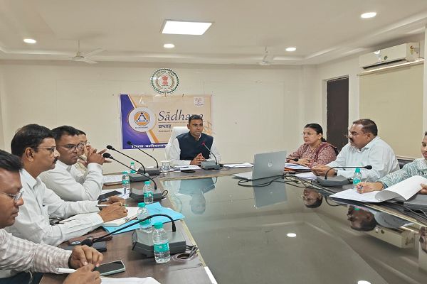 लोक सेवा गारंटी के प्रकरणों का समय सीमा में करें निराकरण-कलेक्टर