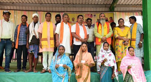  जिले के दूरस्थ गांव चिंगनार में लगा जनसमस्या निवारण शिविर