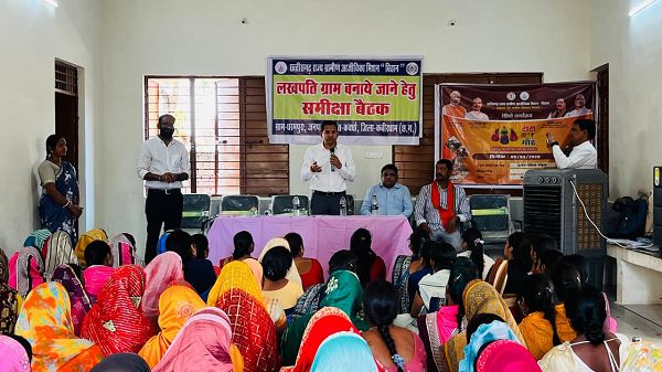 ग्राम धरमपुरा को लखपति ग्राम बनाने  की दिशा में पहल