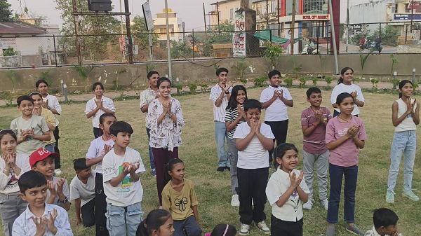 होप कोचिंग सेंटर की समर क्लासेस शुरू, पढ़ाई के साथ एक्टिविटी और पिकनिक से बच्चों में दिखा उत्साह