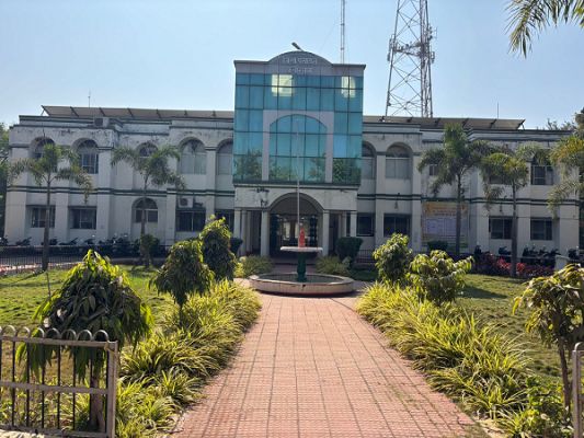 सीईओ जिला पंचायत ने अपनाया कड़ा रुख