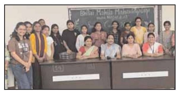 छात्राओं के सर्वांगीण विकास के लिए भिलाई महिला महाविद्यालय में समर कैंप