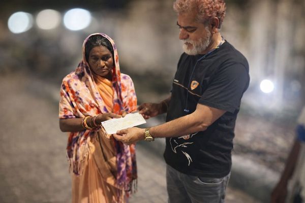 विद्युत संयंत्र दुर्घटना के मृतकों के परिवारों को दिया जा रहा मुआवजा