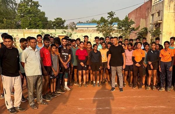  सफलता प्राप्ति हेतु निरंतर अभ्यास सकारात्मक सोच एवं कड़ी मेहनतआवश्यक &ndash;  धर्मेंद्र सिंह *