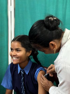 अपनी ज़िम्मेदारी निभाएं और अपनी बेटियों को सर्वाईकल कैंसर के खतरे से बचाएं