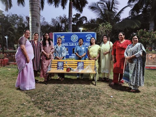 इनर व्हील क्लब ऑफ रायपुर ग्रेटर द्वारा गांधी उद्यान में जनहित कार्य एवं यातायात जागरूकता अभियान