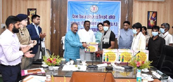 सांसद संतोष पाण्डेय बने निक्षय मित्र