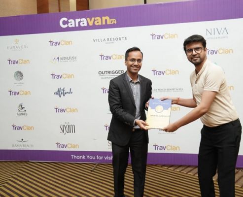 सैकड़ों ट्रेवल्स एजेंट्स में रायपुर के नवकार कम्युनिकेशन को गोल्डन एवार्ड