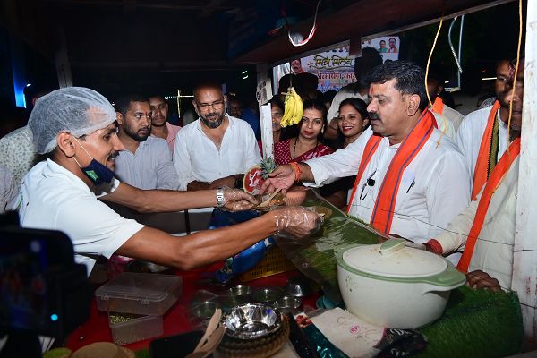कवर्धा को मिली नई सौगात, उप मुख्यमंत्री श्री विजय शर्मा ने किया &ldquo;मित्र मिलन चौपाटी&rdquo; का लोकार्पण
