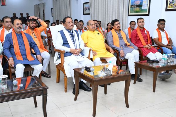 &rsquo;मन की बात में गूंजा छत्तीसगढ़ का गौरव: मुख्यमंत्री श्री विष्णुदेव साय ने कहा - यह प्रदेश की प्रतिभा और विरासत को राष्ट्रीय सम्मान मिलने का क्षण&rsquo;