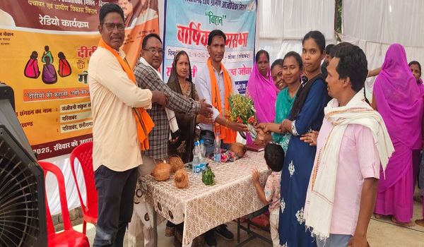 दीदी के गोठ में जनकल्याणकारी योजनाओं की दी जानकारी, महिला सशक्तिकरण पर हुआ संवाद