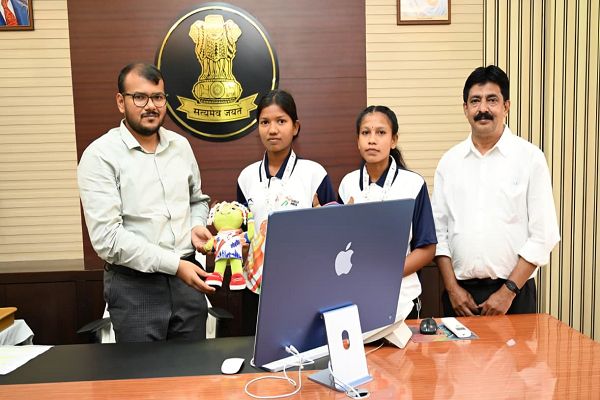 सुकमा की बेटियों ने 'खेलो इंडिया नेशनल ट्राइबल गेम्स' फुटबॉल में जीता गोल्ड