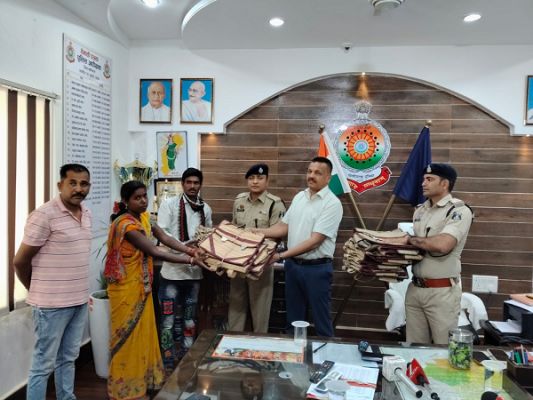 शिक्षा बच्चों के उज्ज्वल भविष्य की सबसे मजबूत नींव है-पुलिस अधीक्षक  धर्मेन्द्र सिंह
