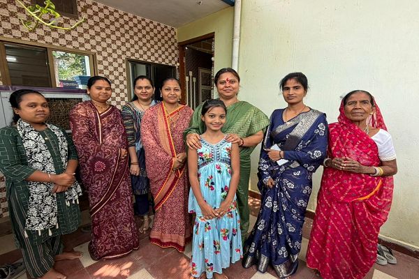 मोदी सरकार के 12 वर्ष: विकास की उपलब्धियां लेकर पहुंचीं सांसद रूपकुमारी चौधरी,महिलाओं से संवाद कर गिनाईं जनकल्याणकारी योजनाओं की सफलताएं,कहा&mdash; सुशासन, विकास और आत्मनिर्भर भारत का नया युग शुरू हुआ