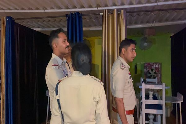 होटल, रेस्टोरेंट एवं कैफे में कबीरधाम पुलिस की सघन जांच, सीसीटीवी लगाने और पारदर्शिता बनाए रखने के दिए निर्देश