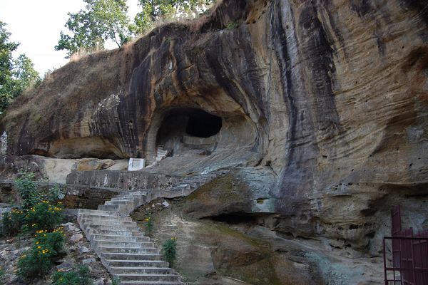  विशेष लेख : पहचान है सरगुजा का रामगढ़ ऐतिहासिक-पौराणिक संस्कृति की सीताबेंगरा और जोगीमारा गुफाएंः इतिहास, आस्था और कला का अद्भुत संगम