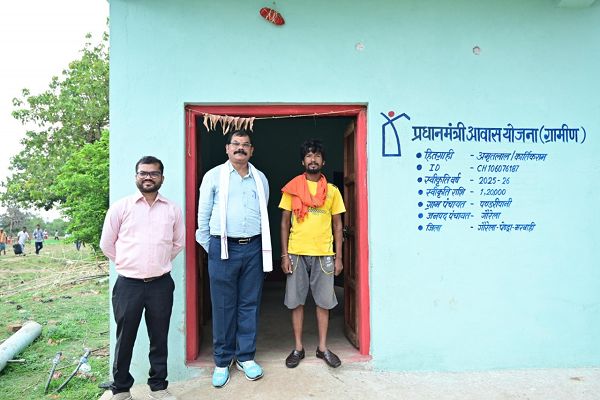  पक्के घर से अमृतलाल के जिंदगी में आई खुशहाली : कलेक्टर ने दी बधाई
