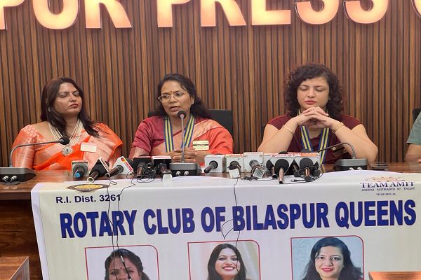 प्रेस क्लब बिलासपुर को रोटरी क्लब बिलासपुर क्वींस ने भेंट किया वाटर कूलर अध्यक्ष अजीत मिश्रा ने जताया आभार