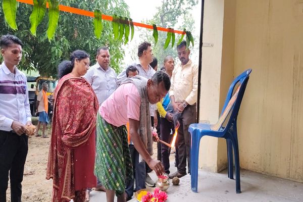 ग्राम पंचायत कारसिंग में 15 लाख रुपये के व्यावसायिक परिसर निर्माण कार्य का भूमिपूजन