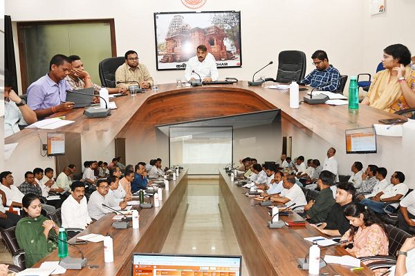  एग्रीस्टेक पोर्टल में शत-प्रतिशत किसानों का पंजीयन सुनिश्चित करें-कलेक्टर श्री गोपाल वर्मा