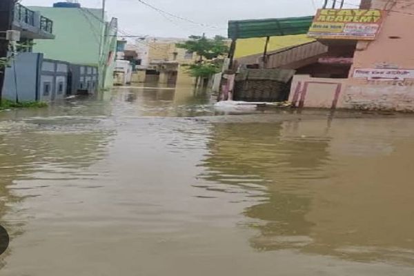  स्मार्ट सिटी कहलाने वाला बिलासपुर, हल्की बारिश में बन रहा &lsquo;गड्ढापुर&rsquo;