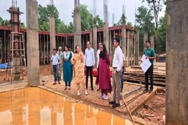 राजस्व प्रकरणों का करें समयबद्ध निराकरण : कलेक्टर प्रजापति