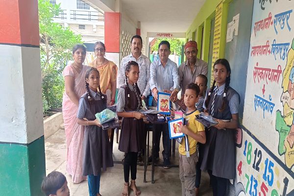  लोरमी - लोरमी नगरपालिका के वार्ड क्रमांक 4 शासकीय  प्राथमिक शाला बाजारपारा में 