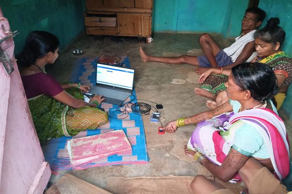 बैंक सखियों ने ग्रामीणों की वित्तीय गतिविधियों को दी मजबूती