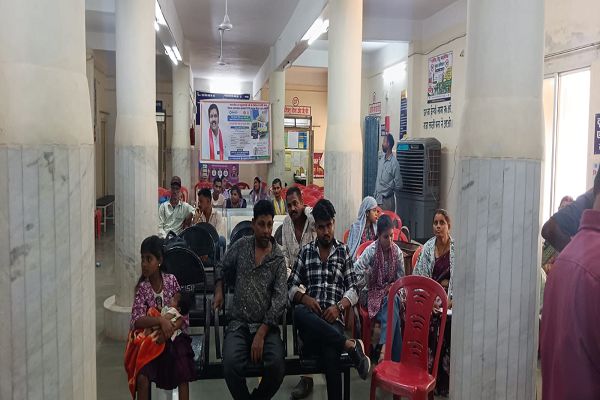  150 सीट वाले कस्तूरबा छात्रावास में फूड पाइजनिंग की दस्तक, बरसात की पहली बारिश में बीमार पड़ीं चार बच्चियां, स्वच्छता व्यवस्था की खुली पो
