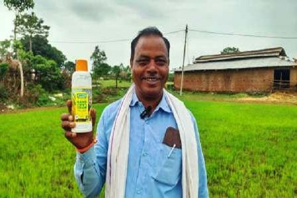 सिंगरौली के किसान ने उठाई आधुनिक राह, इस बार खरीफ में करेंगे नैनो डीएपी का छिड़काव