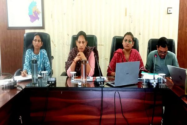 समय सीमा बैठक में जनसमस्याओं के त्वरित समाधान और योजनाओं की प्रगति पर जोर