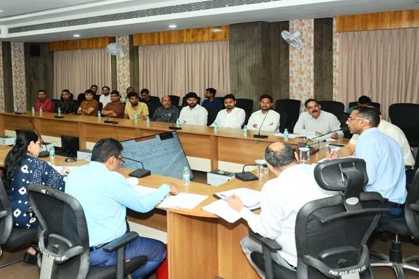लोक निर्माण विभाग के सचिव ने जेलों में निर्माणाधीन कार्यों की प्रगति की समीक्षा की