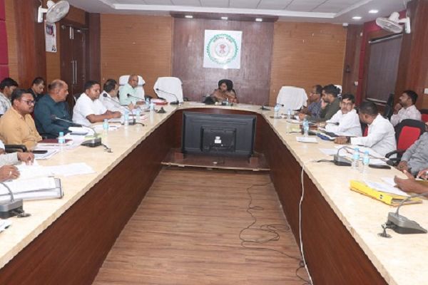 कलेक्टर रेना जमील ने ली कृषि एवं संबद्ध विभागों तथा खाद्य विभाग की समीक्षा बैठक