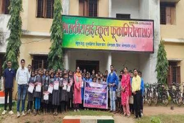 किशोरी बालिकाओं को मिला आत्मरक्षा प्रशिक्षण