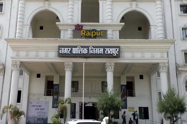 रायपुर नगर निगम का बड़ा फैसला, अब मनमाने पोस्टर लगाने पर जुर्माना