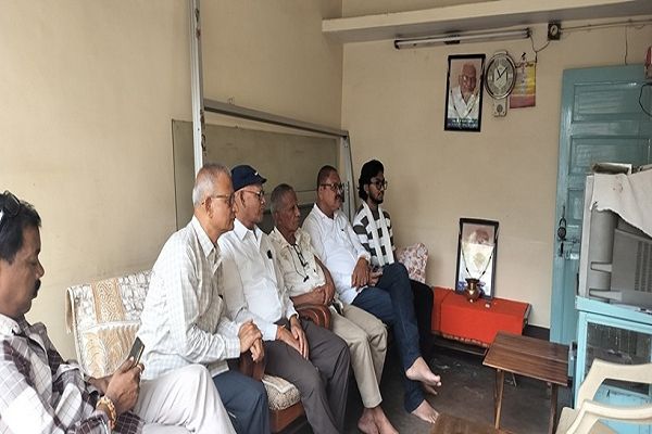 राजनांदगांव भाजपा किसान मोर्चा ने सुनी पीएम मोदी की 'मन की बात'