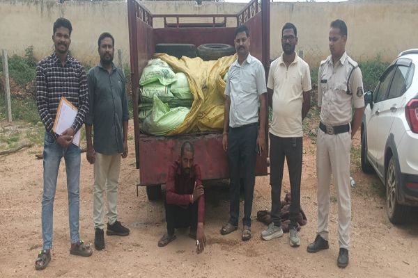 रायपुर : अवैध उर्वरक परिवहन पर सरकार की सख्ती, संयुक्त कार्रवाई में 3 मीट्रिक टन डीएपी खाद जब्त