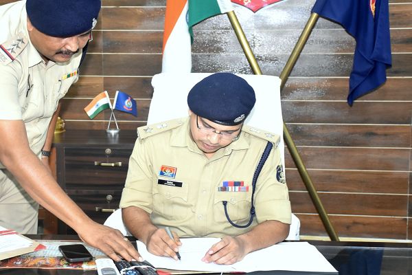 *कबीरधाम के नये पुलिस अधीक्षक जितेंद्र कुमार यादव ने संभाला पदभार*